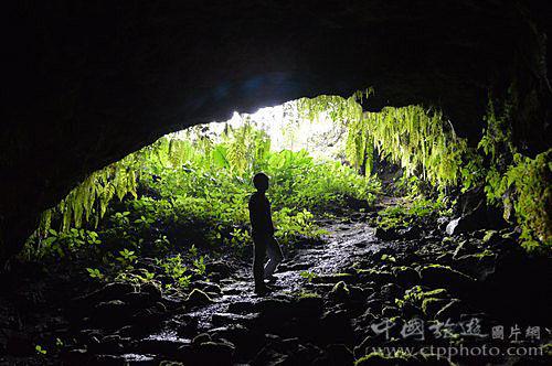 周新刚赴《天津诗人》读本编辑部走访交流,双方友好合作达成共识
