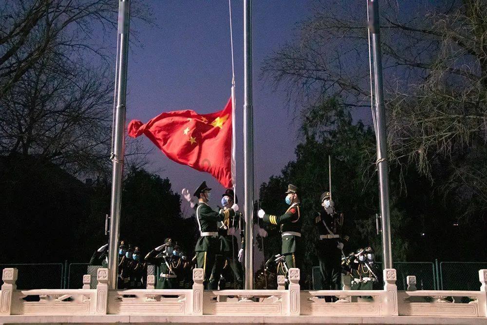 河南方城县一学校发生火灾,应急管理部派工作组赴现场指导处置
